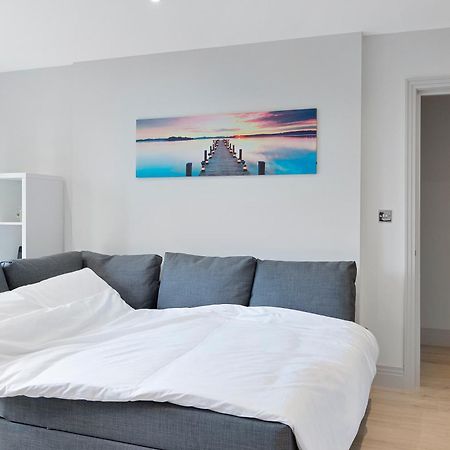 Spacious, 3 Bedroom, 2 Bathroom, Surbiton Exterior foto