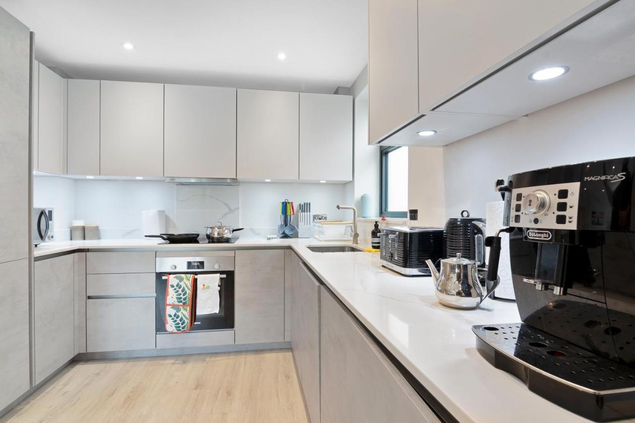 Spacious, 3 Bedroom, 2 Bathroom, Surbiton Exterior foto