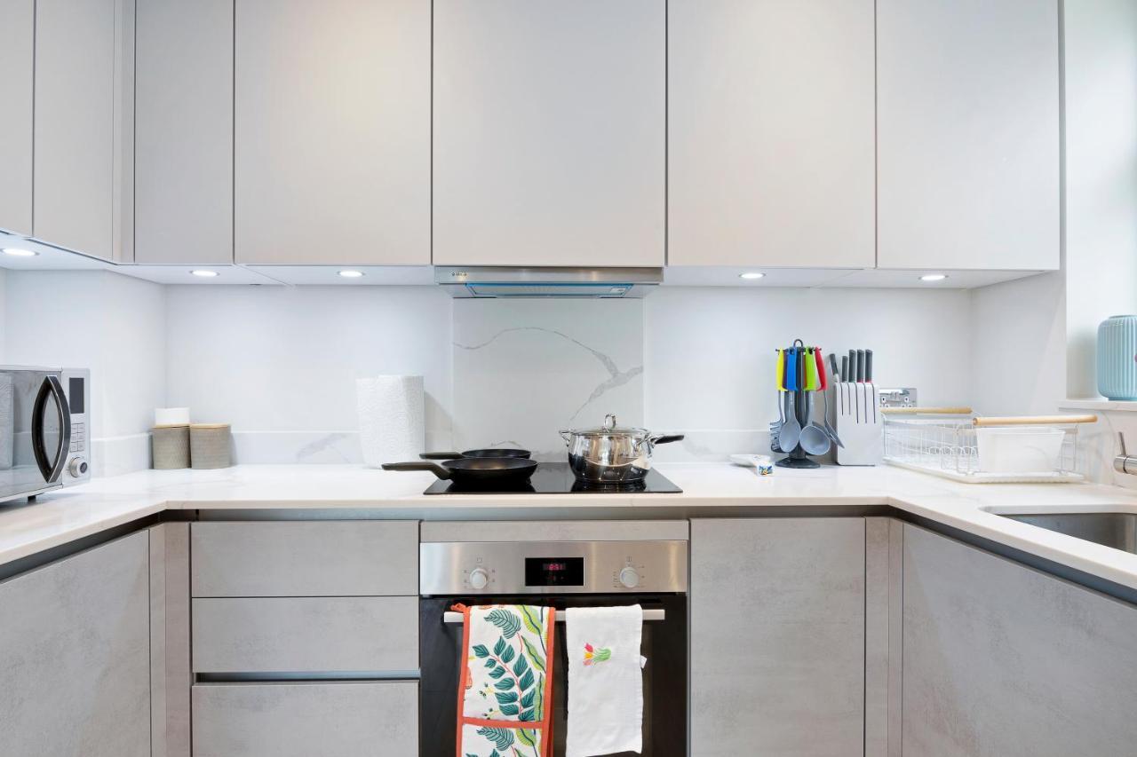 Spacious, 3 Bedroom, 2 Bathroom, Surbiton Exterior foto