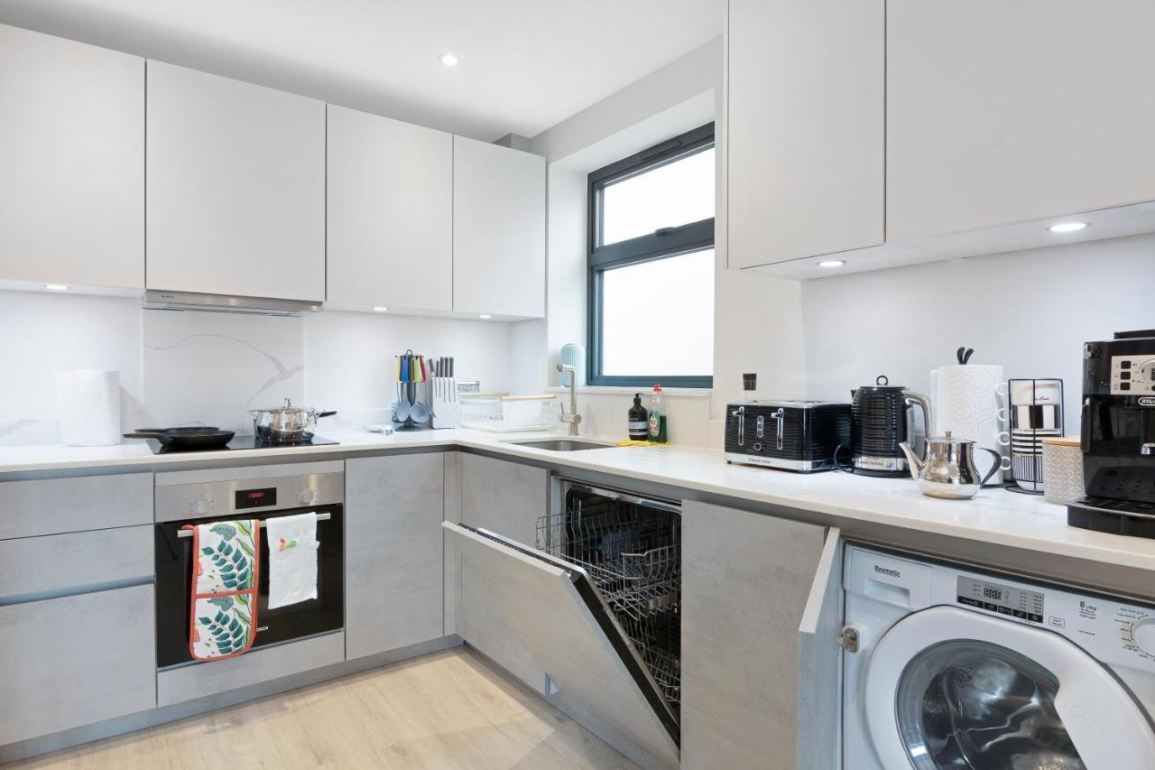 Spacious, 3 Bedroom, 2 Bathroom, Surbiton Exterior foto