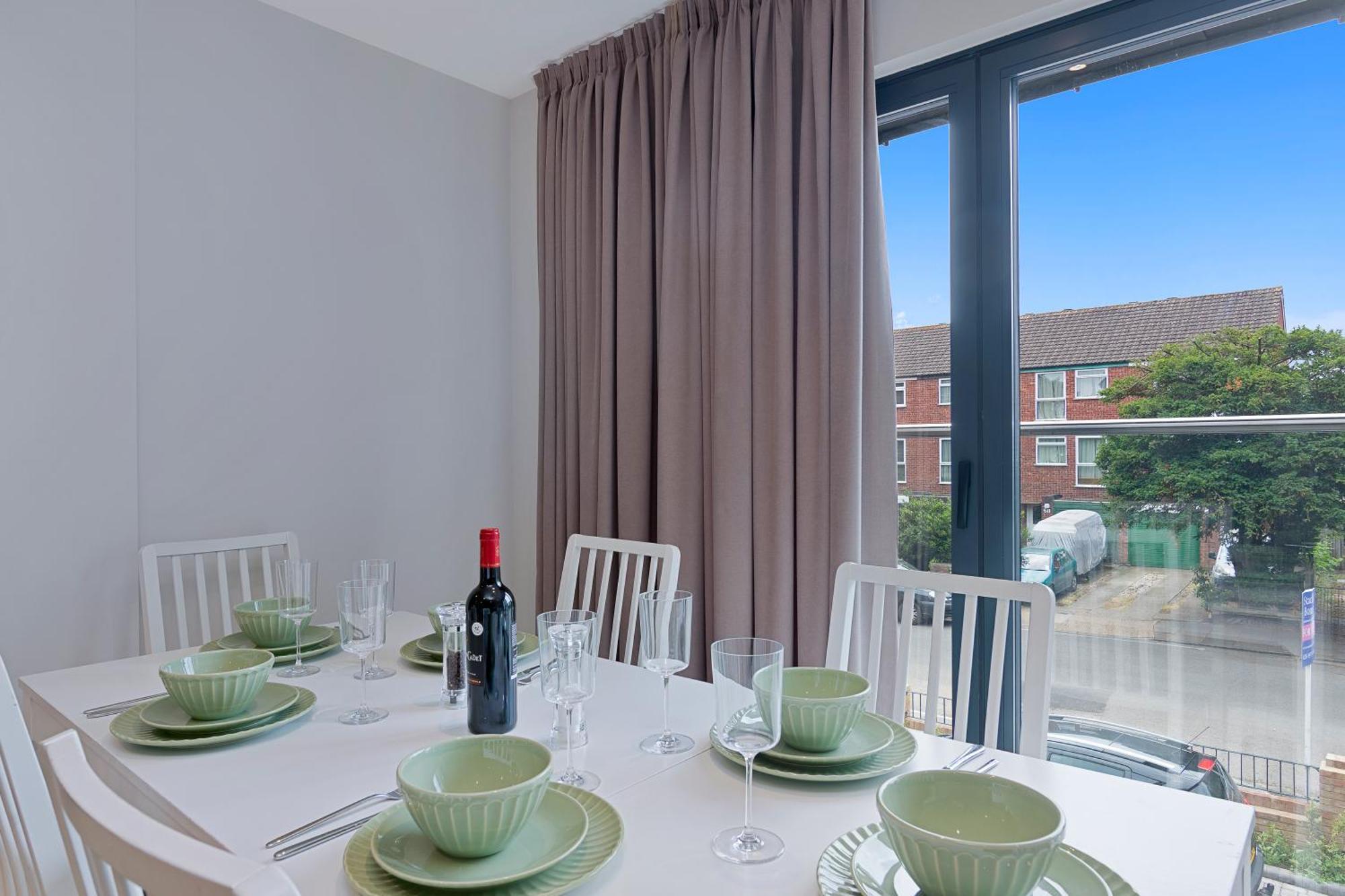 Spacious, 3 Bedroom, 2 Bathroom, Surbiton Exterior foto